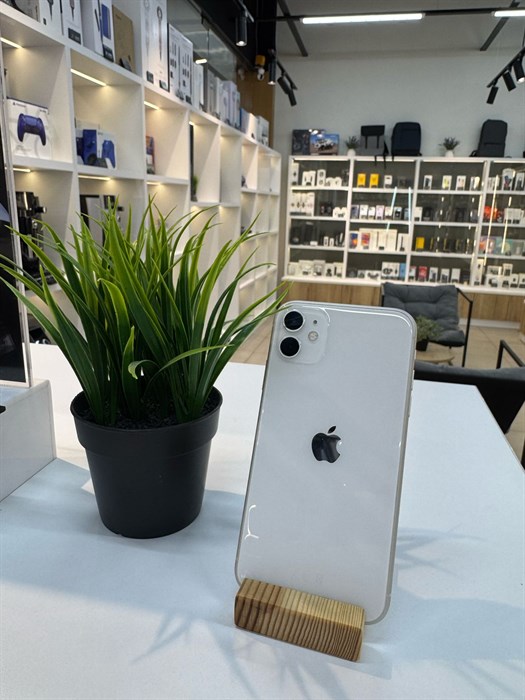 Б.У. Смартфон Apple iPhone 11 64GB (356281921843245) 6017 - фото 32069