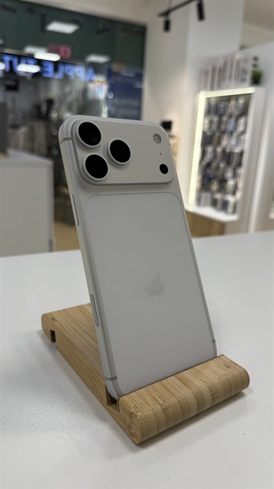Б.У. Смартфон Apple iPhone 17 Pro Max 256Gb (eSim) (352904371484095) 7159 - фото 42757